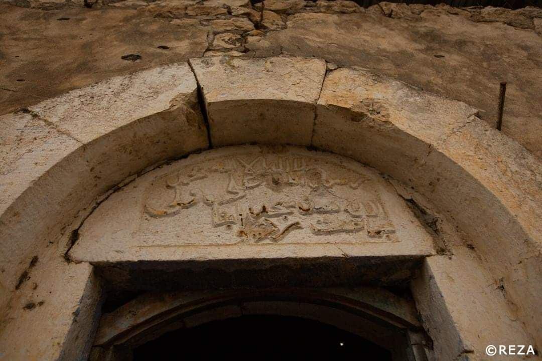 Армяне превратили древнюю мечеть в Физули в коровник