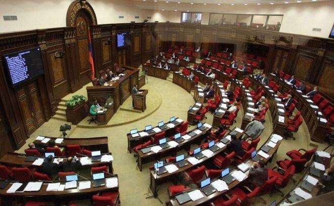Парламент Армении рассмотрит отставку правительства