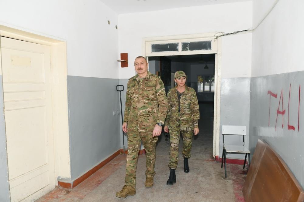 Президент Ильхам Алиев и Первая леди Мехрибан Алиева побывали в освобожденных от оккупации Физулинском и Джебраильском районах, в том числе в городах Физули и Джебраил