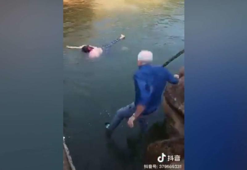 В китае запрещено спасать тонущего человека. Верхняя синячиха утонул мальчик. Спасают ли в китае тонущих людей. Спасают ли в китае тонущих людей. Спасают ли в китае тонущих людей.