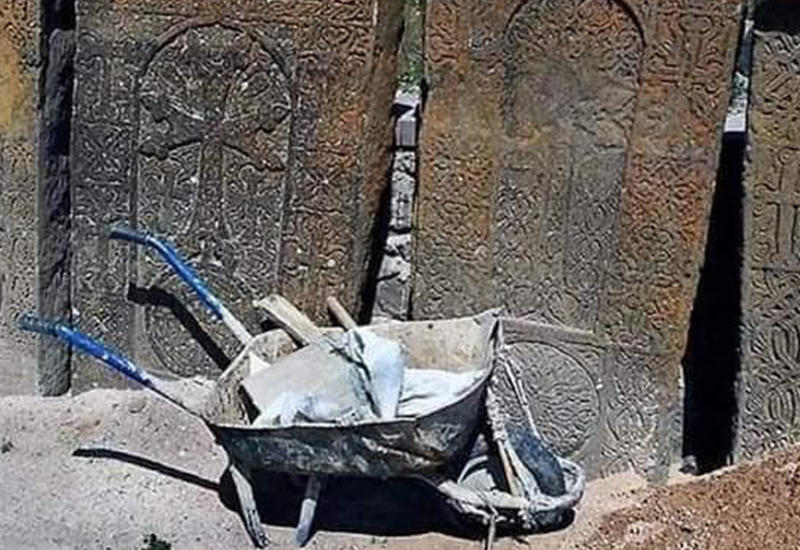 В Кельбаджаре обнаружена мастерская по изготовлению "древних хачкаров"