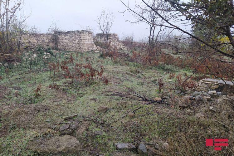 Армяне разрушили кладбище в городе Физули