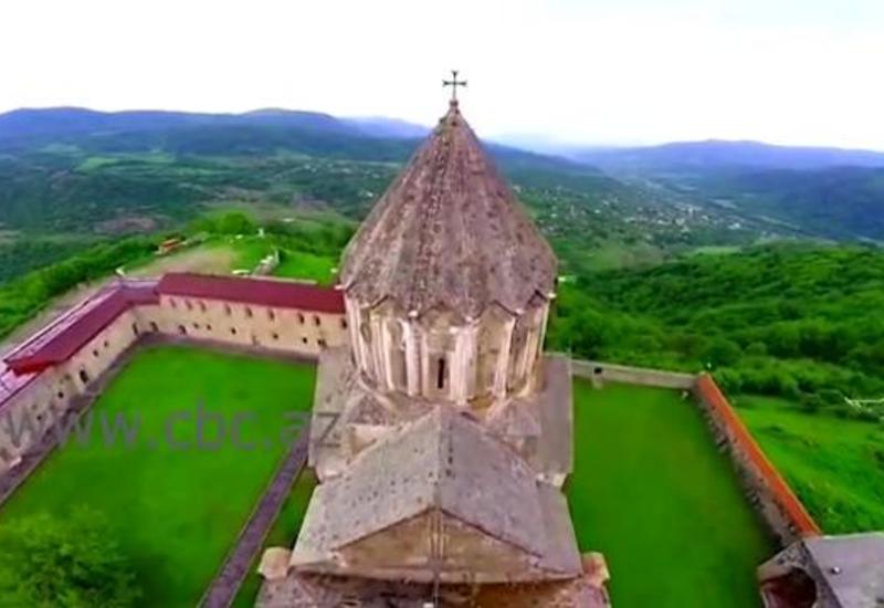 Армения присвоила средневековые албанские монастыри, изменив их облик