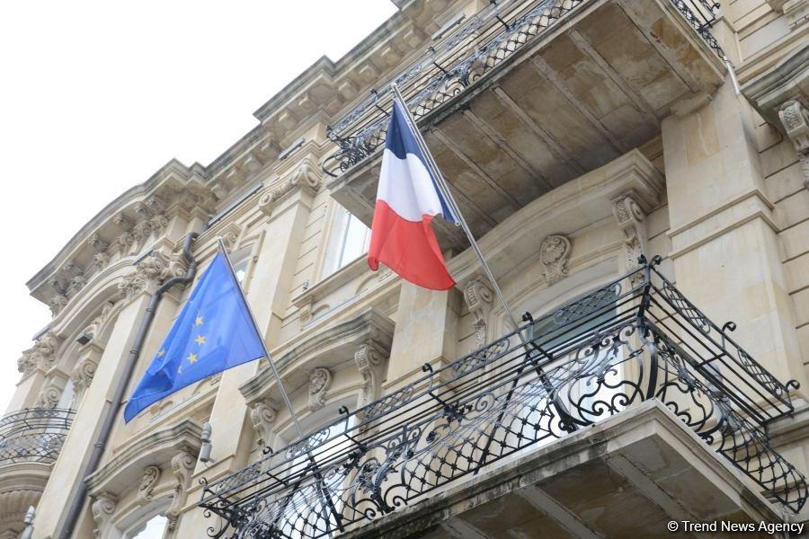 Перед посольством Франции в Азербайджане прошел пикет
