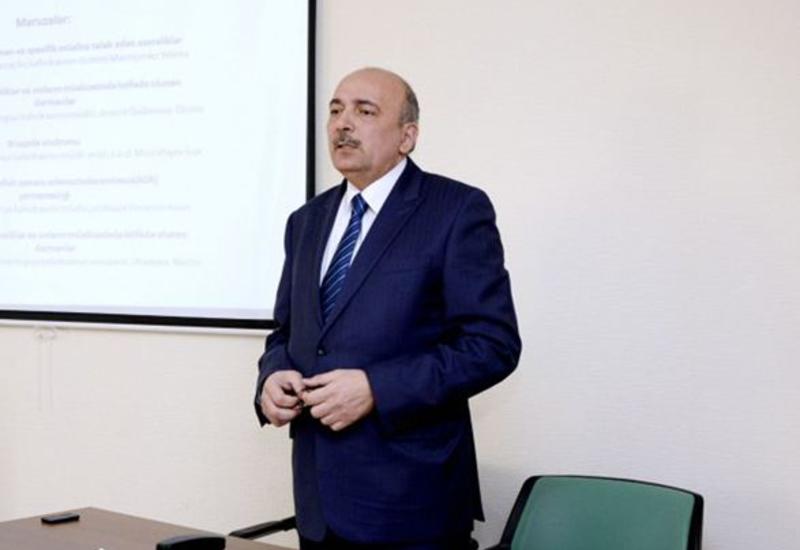 Главный инфекционист Азербайджана назвал причину продления карантина