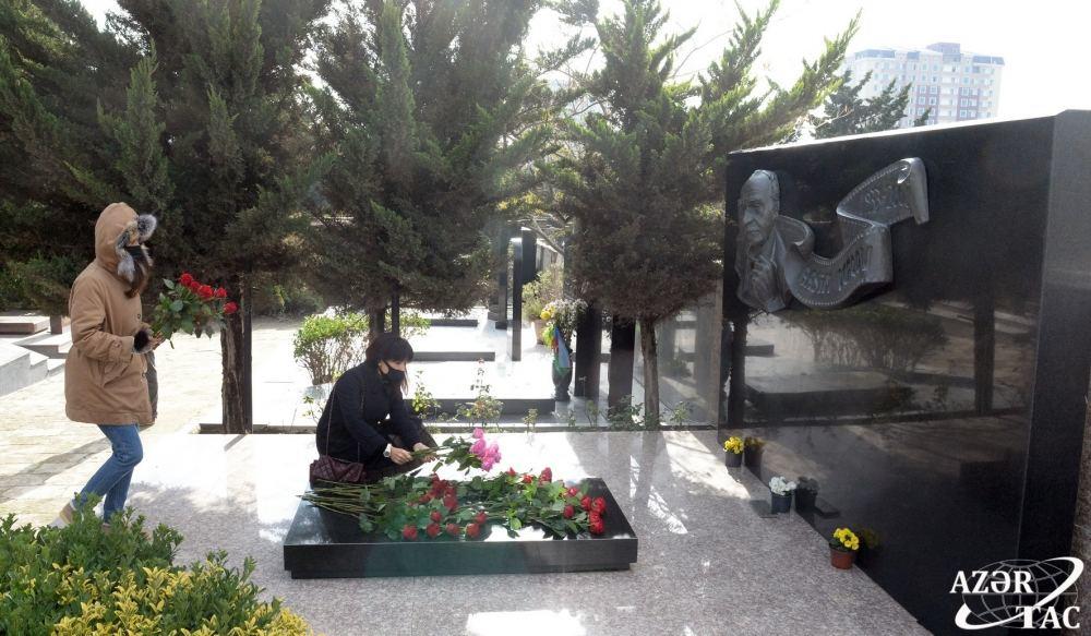 В Баку почтили память видного кинорежиссера Расима Оджагова