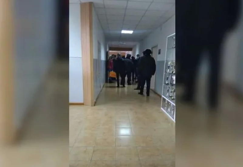 Учитель открыл стрельбу после нападения школьников в Нальчике