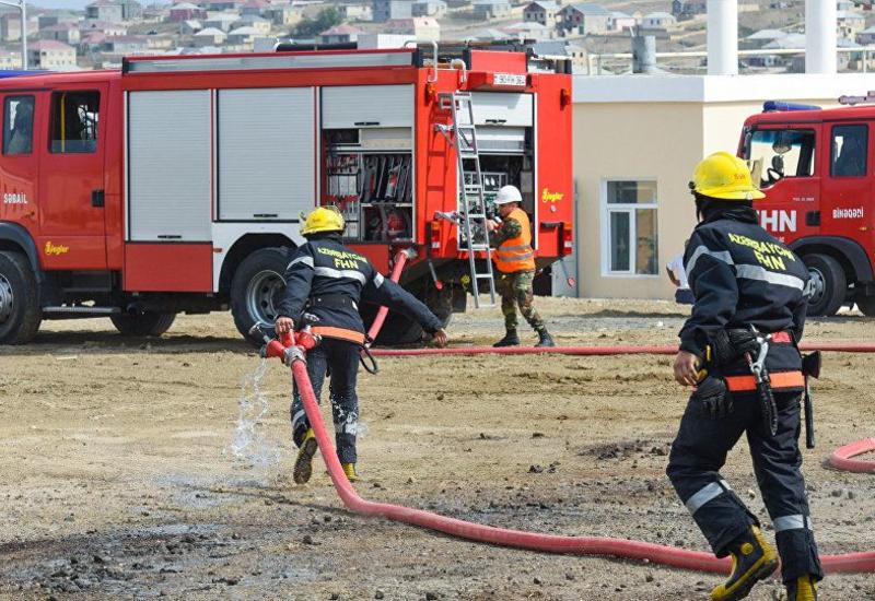 Пожар в в жилом доме в Баку,