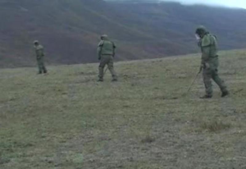 Российские миротворцы обезвредили около 100 взрывоопасных предметов в Карабахе