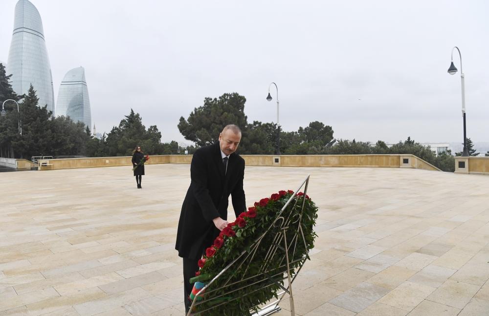 Президент Ильхам Алиев и Первая леди Мехрибан Алиева почтили память шехидов