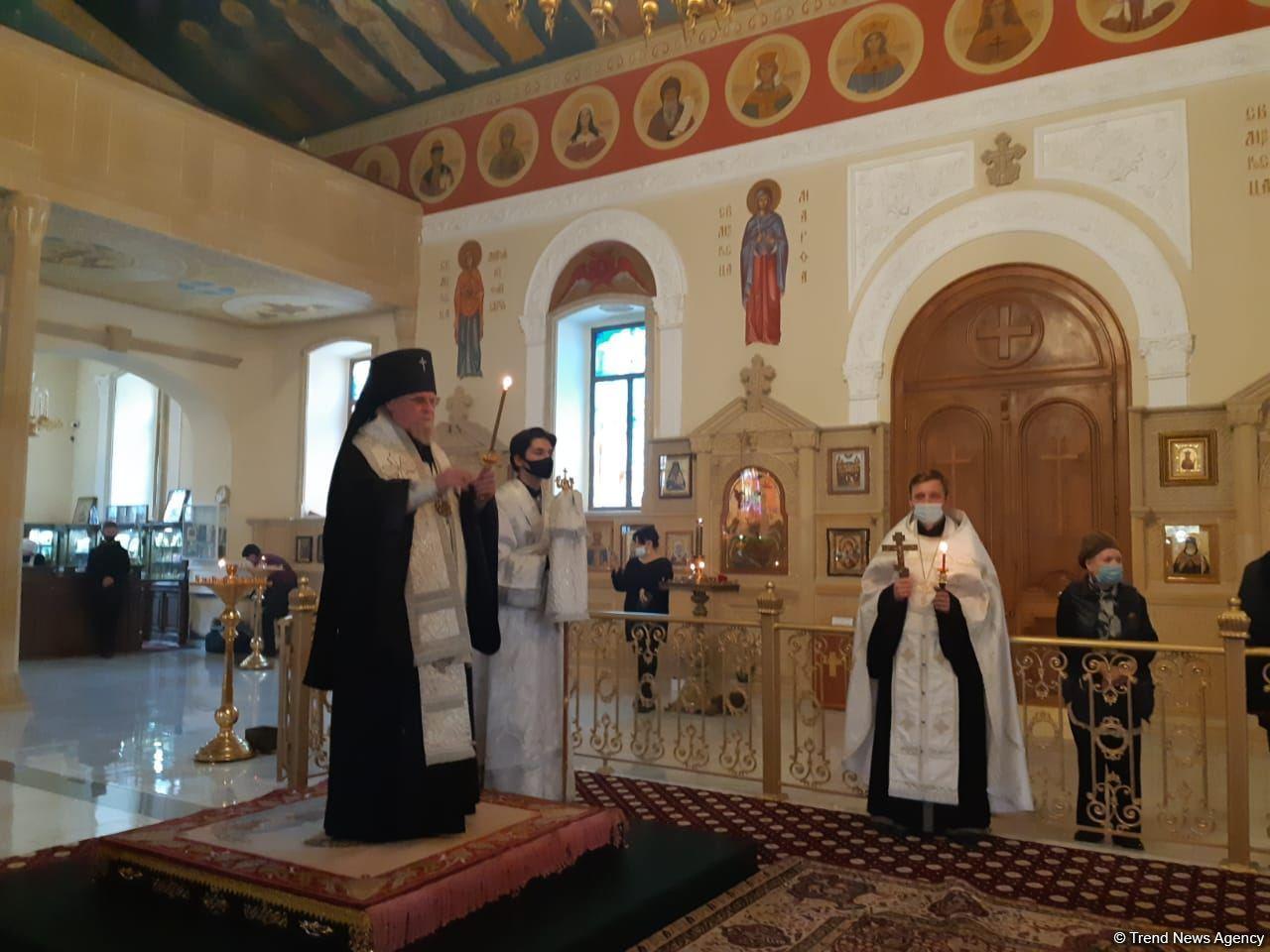 В Кафедральном Соборе Святых Жен-Мироносиц в Баку почтили память шехидов Отечественной войны