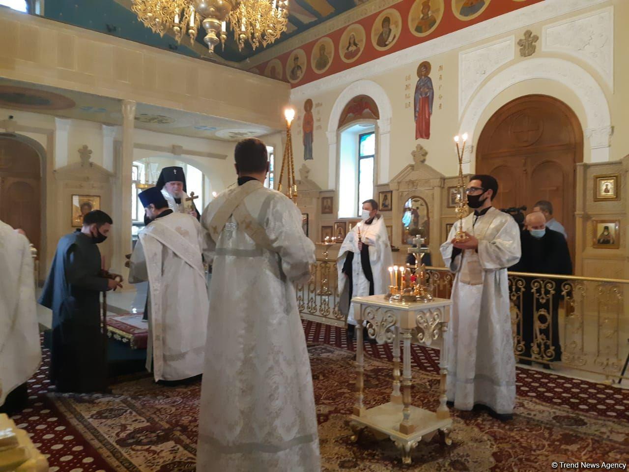 В Кафедральном Соборе Святых Жен-Мироносиц в Баку почтили память шехидов Отечественной войны