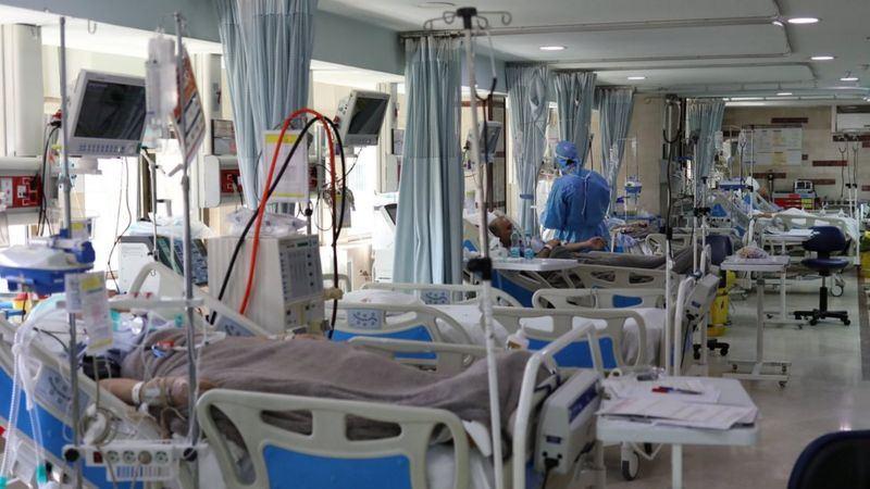В Иране от коронавируса скончались 13 человек
