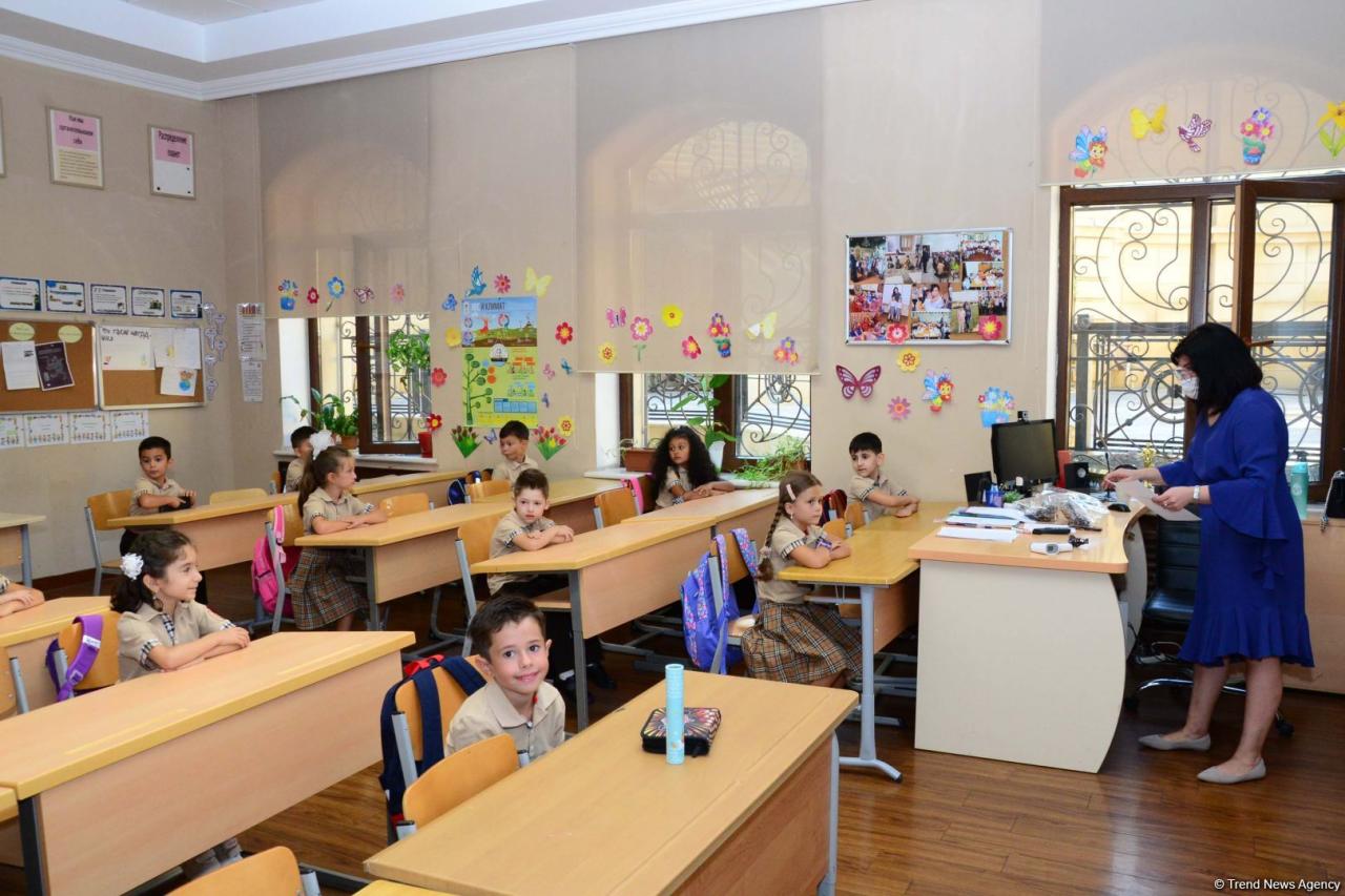 Школьники в Азербайджане смогут оценивать работу школ