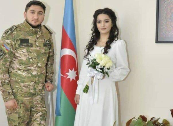 "Я знал, что она никогда не бросит меня" - участник Карабахской войны женился