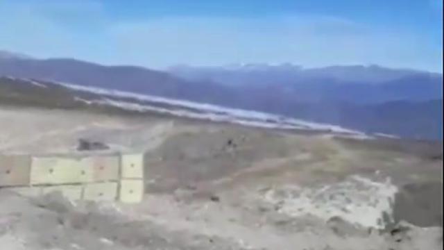 Азербайджанские военнослужащие показали пост на границе с Арменией