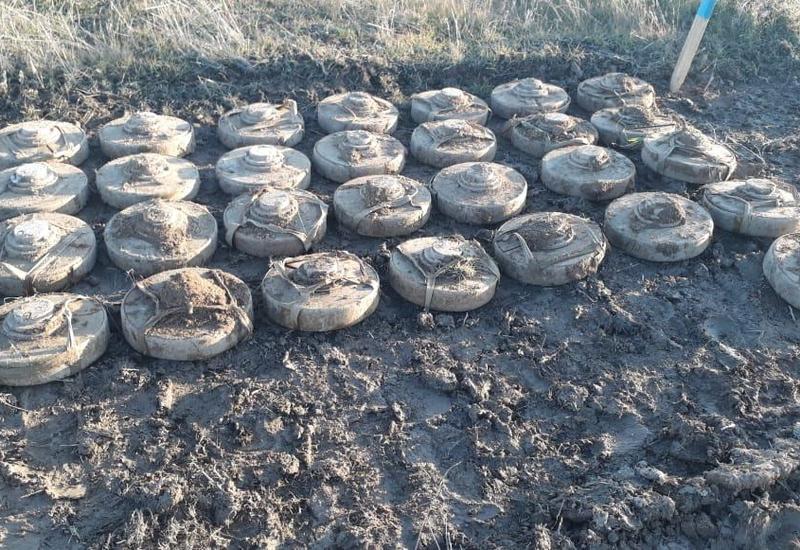 Российские пиротехники обезвредили в Агдаме около 65 взрывоопасных предметов