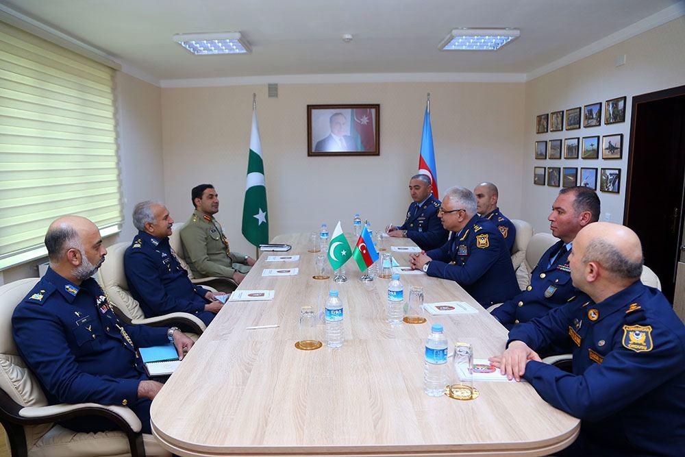 Азербайджан и Пакистан обсудили сотрудничество в сфере военной авиации