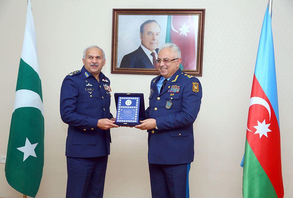 Азербайджан и Пакистан обсудили сотрудничество в сфере военной авиации