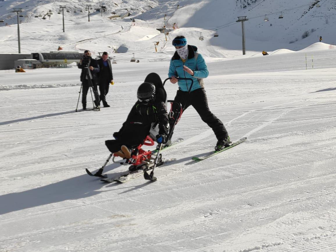 В Азербайджане развивается детское зимнее паралимпийское движение