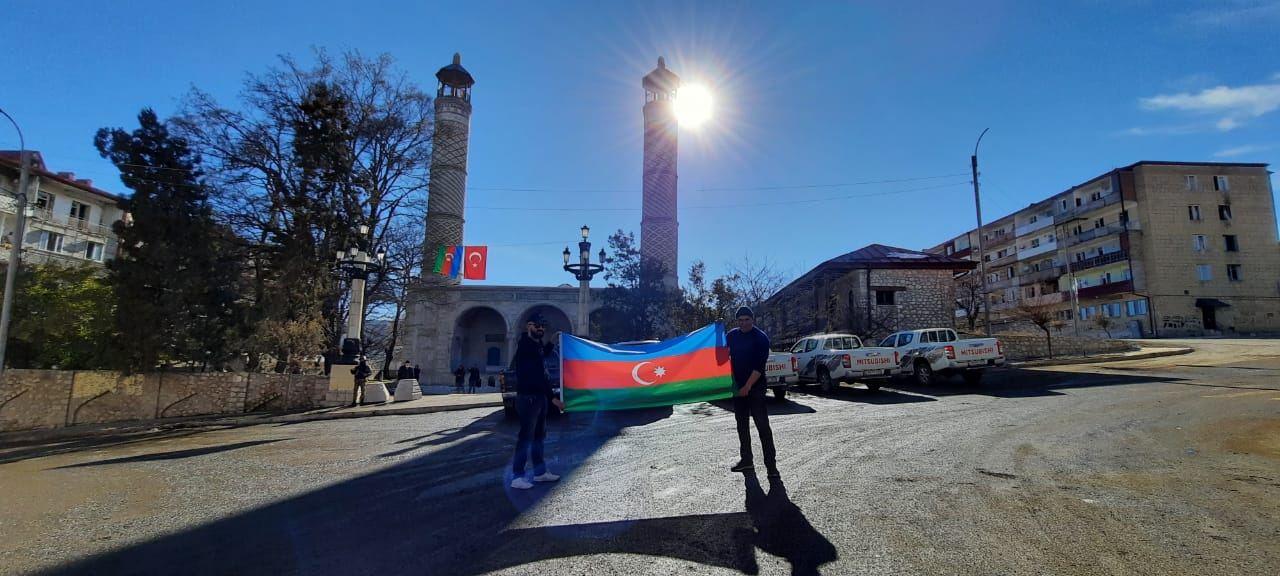 Азербайджанский радиоведущий вернулся в отчий дом в Шуше спустя 29 лет