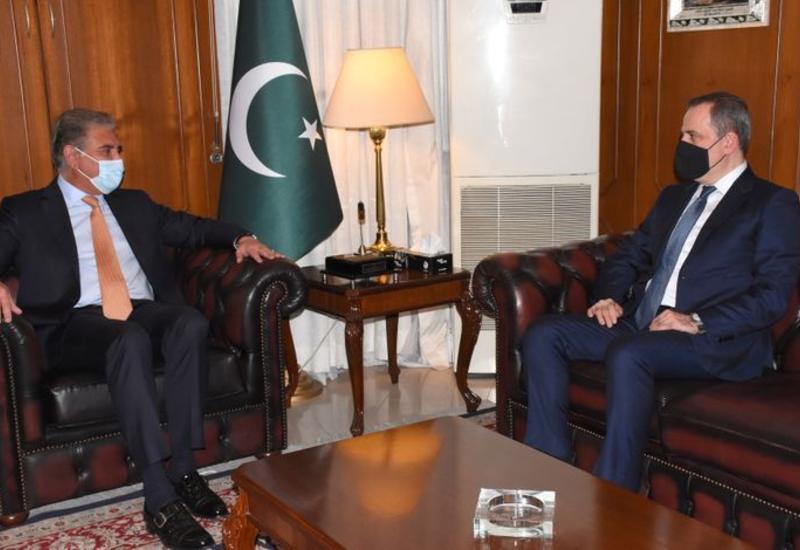 Глава МИД Азербайджана встретился с пакистанским коллегой