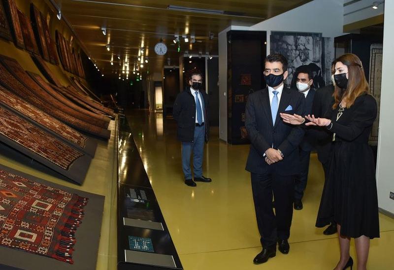 Делегация ИСЕСКО побывала в Азербайджанском национальном музее ковра