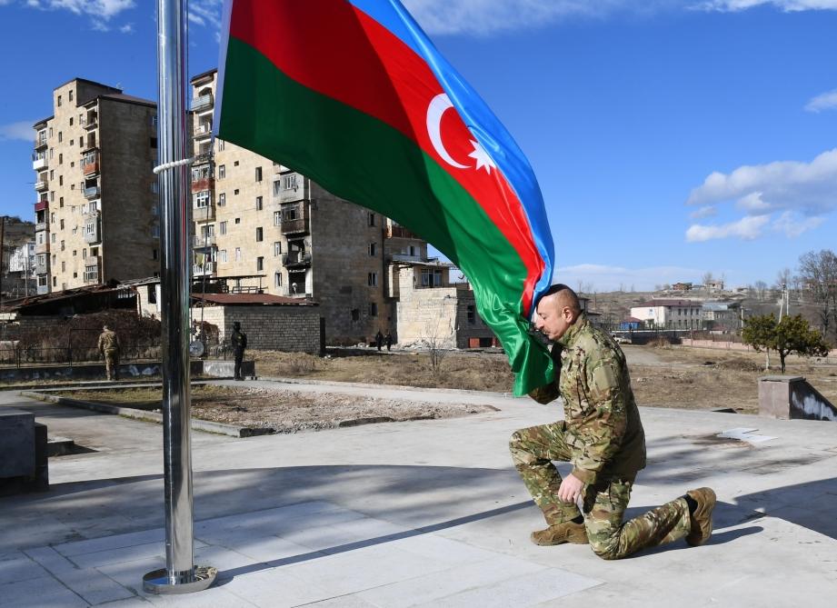 Президент Ильхам Алиев поднял флаг Азербайджана в Шуше