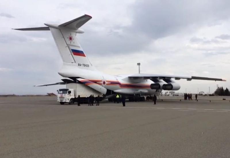 В Азербайджан из России доставлена дополнительная группа пиротехников, техника и оборудование для разминирования