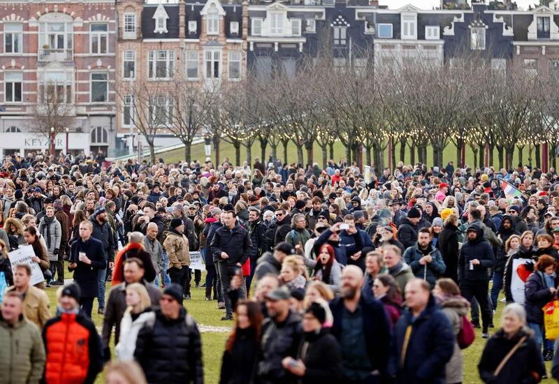 В Амстердаме задержали более 100 человек
