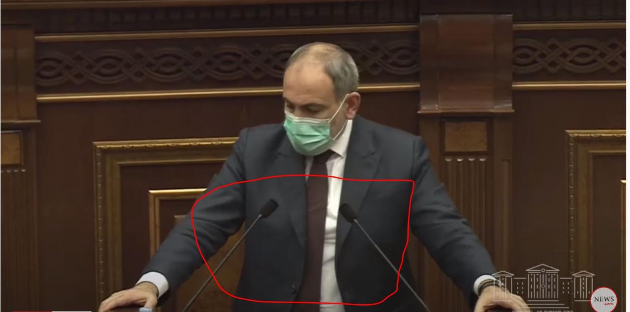 Пашинян пришел на заседание парламента в бронежилете