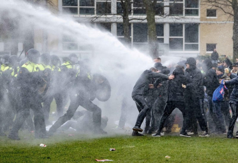 Столкновения в Нидерландах