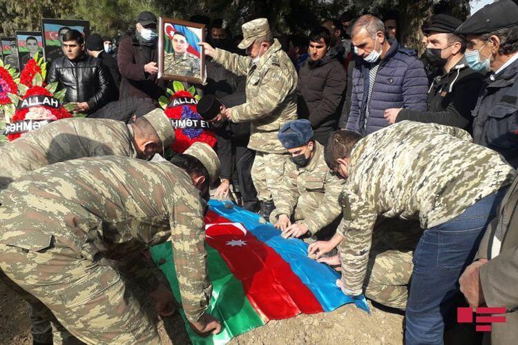 Погибший капитан Рамиль Бабаев похоронен в Кюрдамире