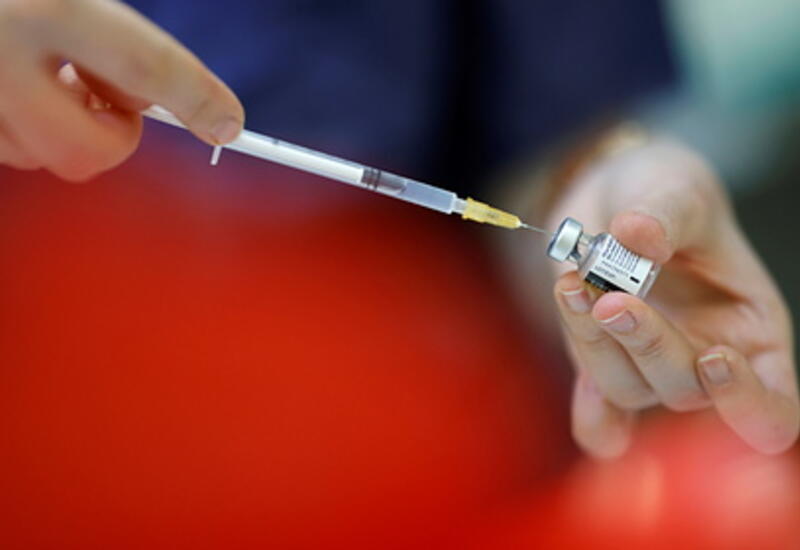 В США конгрессмен заразился коронавирусом после вакцинации