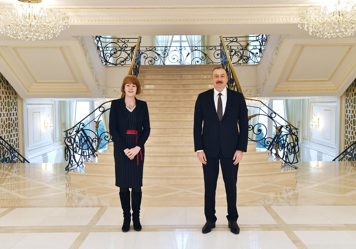 Президент Ильхам Алиев принял государственного министра Великобритании по делам европейского соседства и Америки