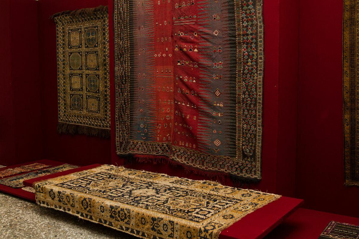 Неповторимые азербайджанские ковры покажут в России