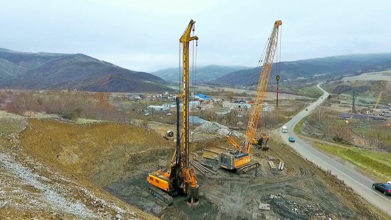 В Азербайджане строится новая дорога