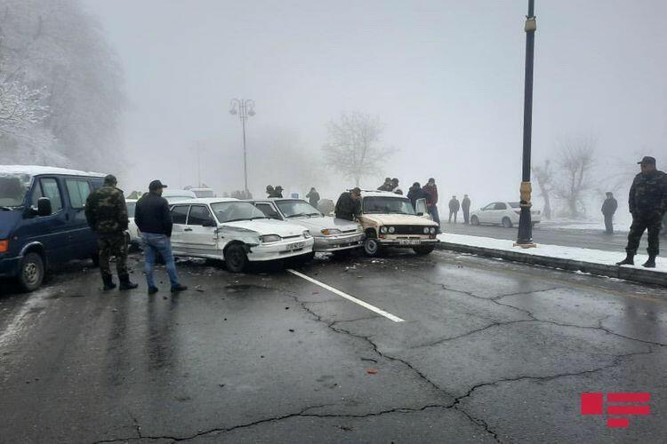 Цепная авария в Азербайджане, столкнулись 8 автомобилей