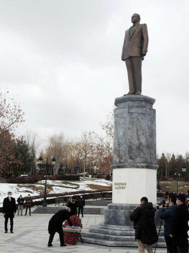 Али Асадов посетил Парк Гейдара Алиева в Анкаре