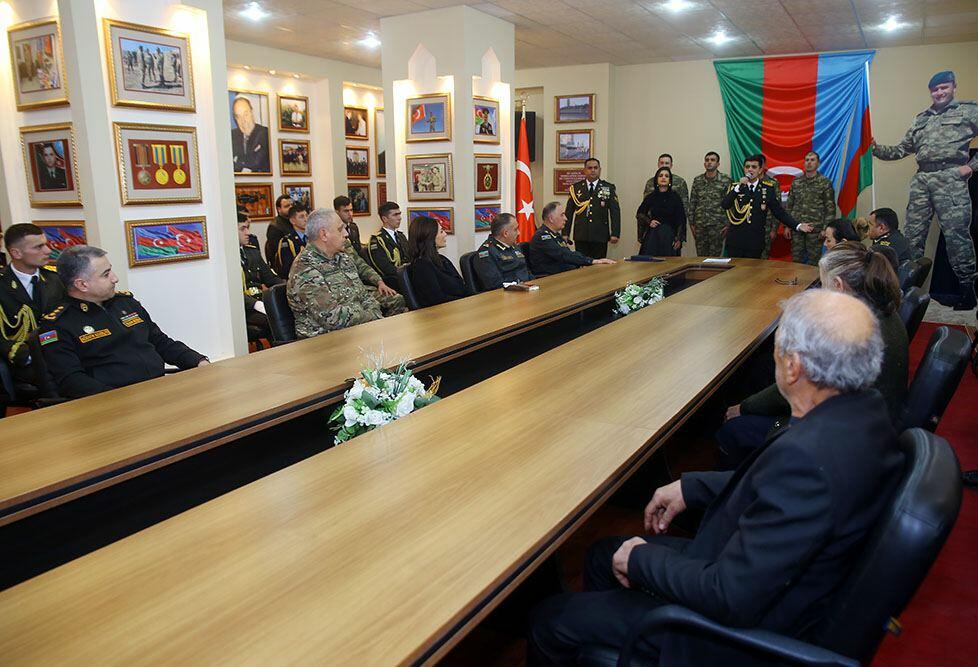 NATO Azərbaycan Ordusunun şəhid mayorunu "Ləyaqətli xidmət" medalı ilə təltif edib