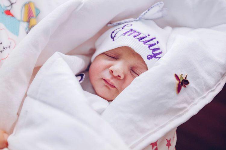 Для новорожденных детей еще двух шехидов открыты счета на 5000 AZN