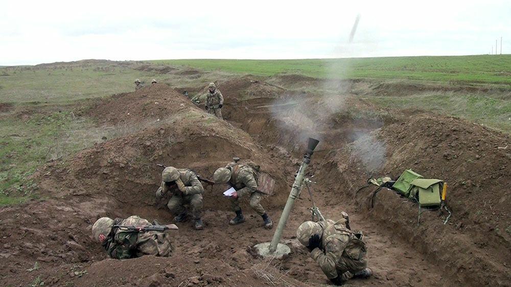 Азербайджанские минометчики продолжают учебные тренировки
