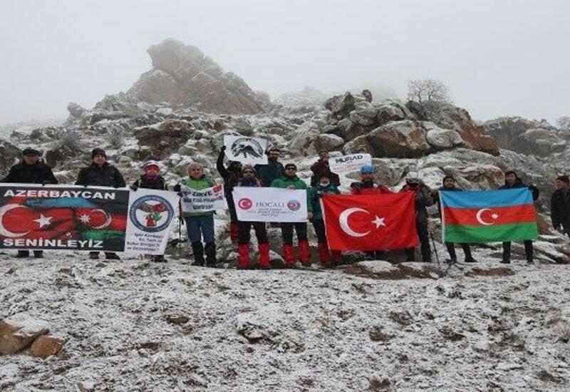 Tурецкие альпинисты почтили память жертв Ходжалы на горе Хачадаг