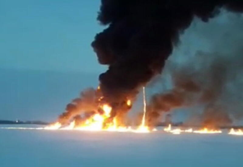 В России взорвалась и загорелась река
