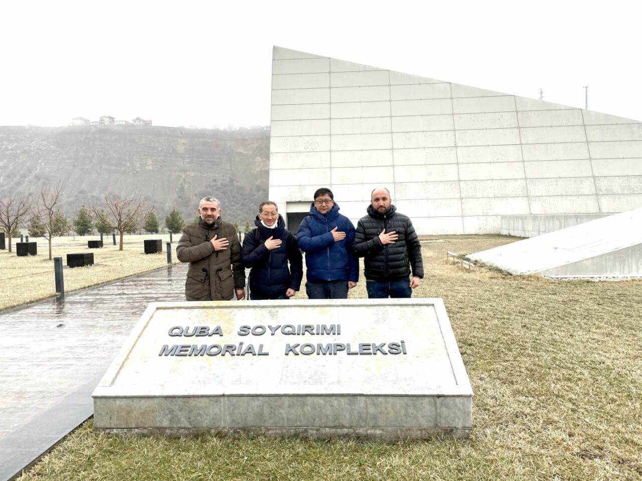 Японские бизнесмены посетили Губинский мемориальный комплекс геноцида
