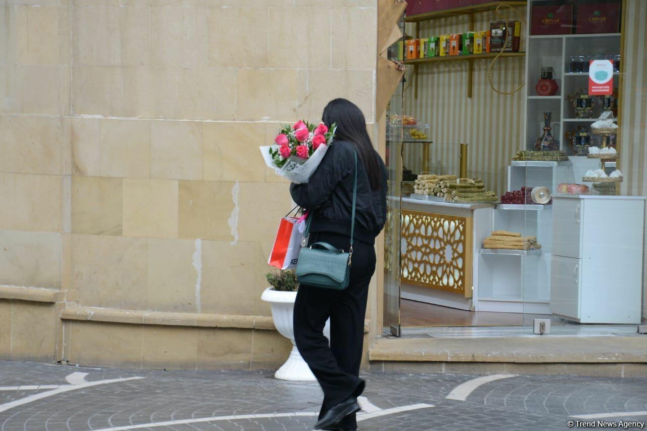 Баку отмечает Международный женский день - 8 Марта