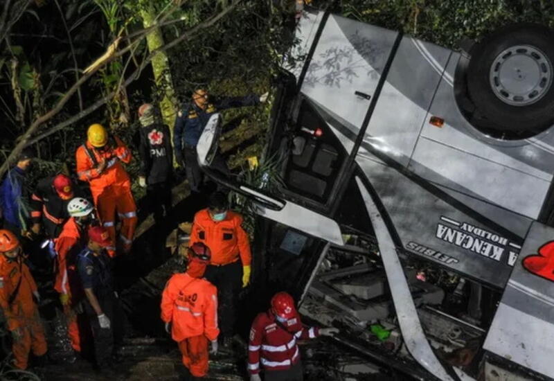 Более 20 человек погибли в ДТП со школьным автобусом в Индонезии