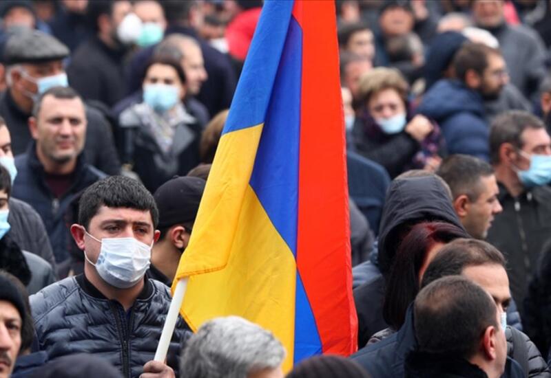 В Ереване проходит митинг оппозиции