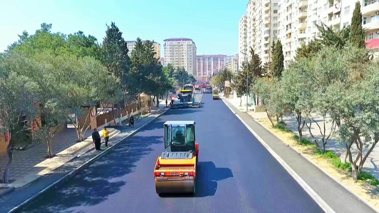 В одном из районов Баку ведется реконструкция ряда дорог