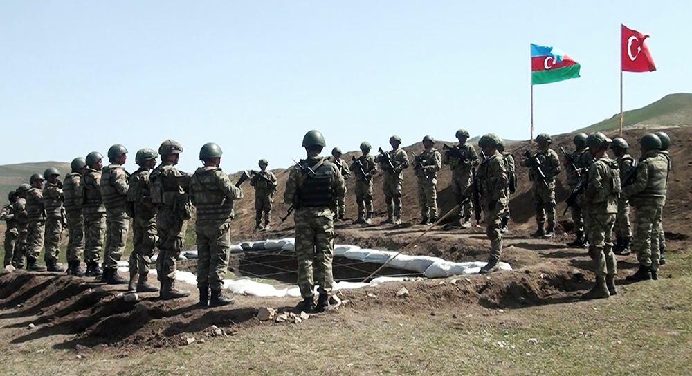 Азербайджан и Турция завершили масштабные тактические учения